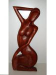 Holzfigur, sitzende Frau