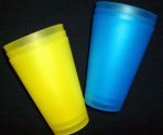 Becher aus Kunststoff